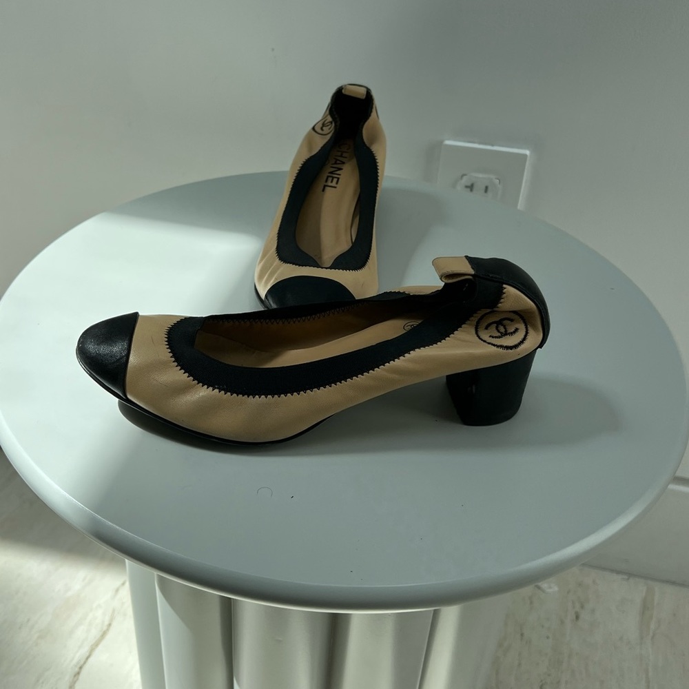 Chanel spirit two tone stretch cap toe pump 100% authentic